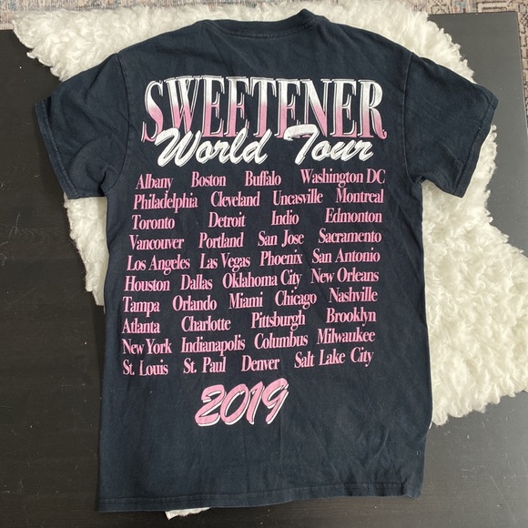 Ariana Grande thank you next sweetener world tour 2019 concert tee - Picture 7 of 10